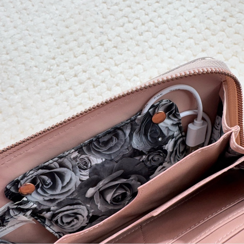 Adrienne Vittadini Rose Gold Metallic Leather Zip Up Charging Wallet Wristlet - Picture 6 of 8